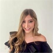 Profesora de psicología con alta productividad y dedicación